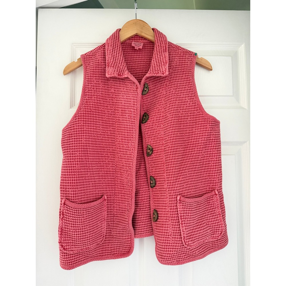 Focus Casual Life Clothing Waffle Knit Salmon Pink Vest Wood‎ Button Crunchy